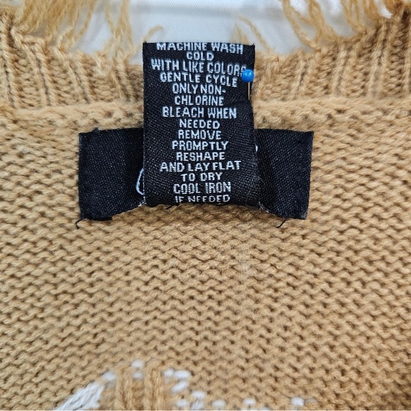 Cropped Slouchy V Neck Sweater Distressed Daisy Fringed Festival Beachy - Picture 7 of 10